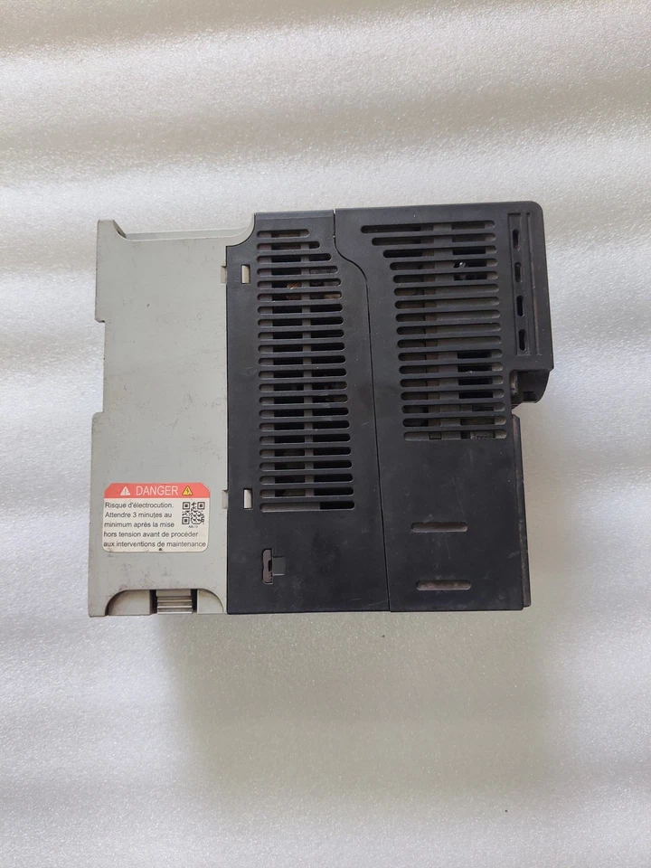 ALLEN BRADLEY 1HP 0.75KW 25A-D2P3N104 TESTED OK